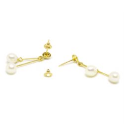 Brinco Haste com P�rolas em Ouro 18 Kilates - 23771